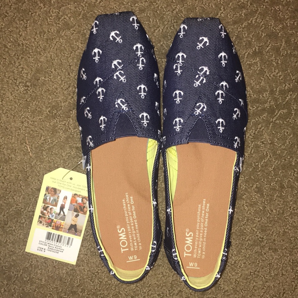 Women’s classic Toms: navy anchors